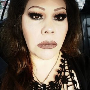 Meet your Posher, Maria n.